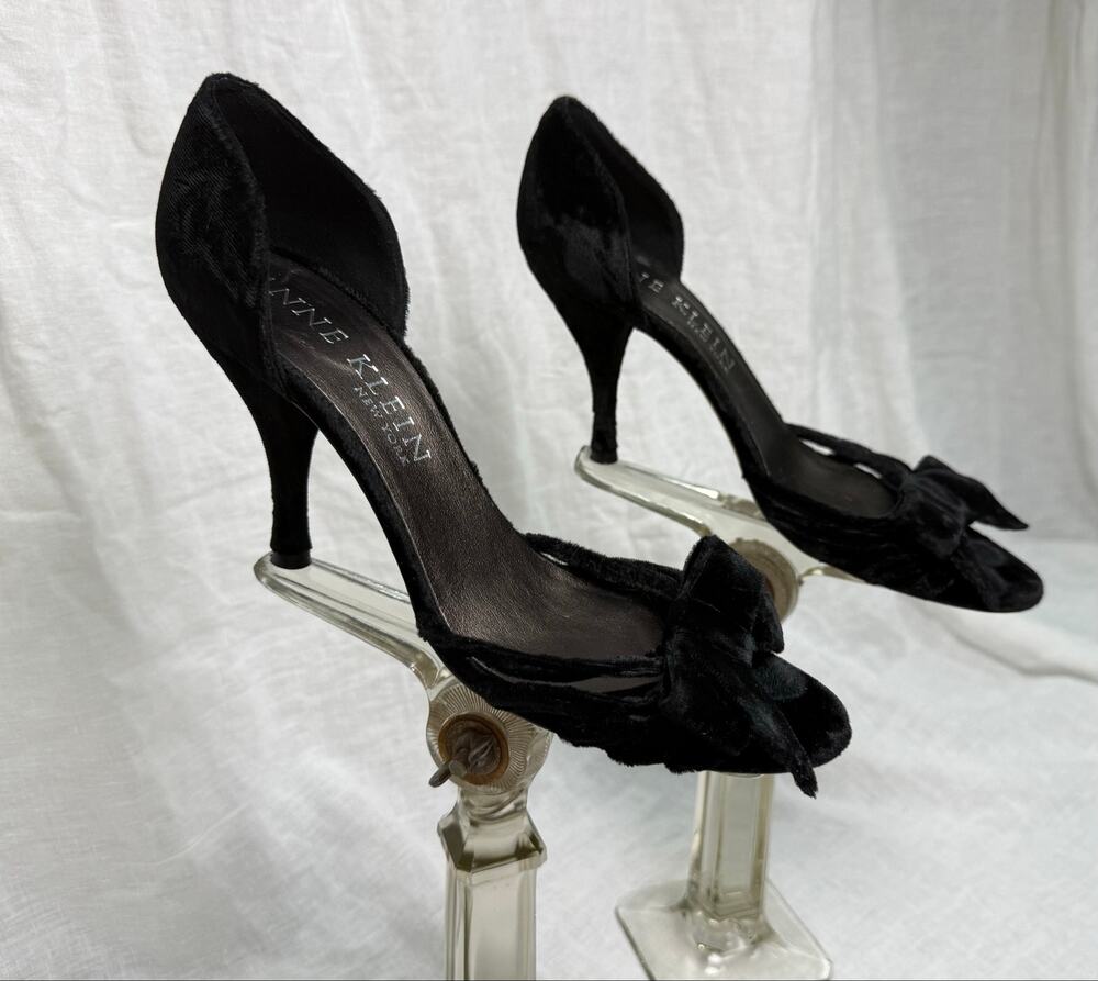 VTG 90s Anne Klein New York Velvet Heels Black D'Orsay Peep Toe Bow Italy 
8.5